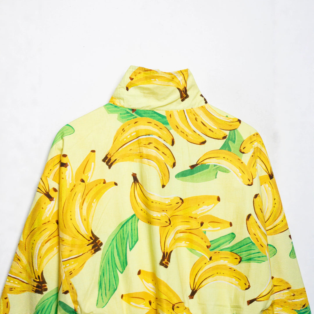 Damen Kurzbluse im Cropped-Boxy-Schnitt mit Banane‑Print, hohem Stehkragen und Tunnelzugsaum Drune