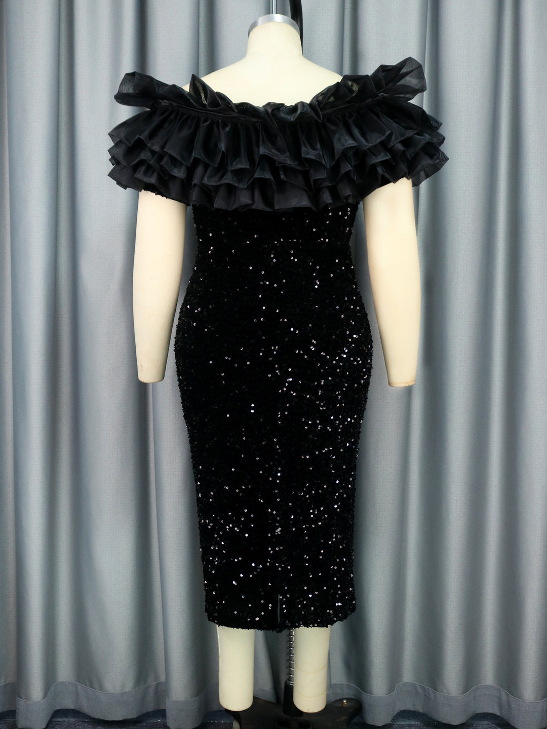 Damen glamouröses Abendkleid mit voluminösen Rüschen und Pailletten Drune