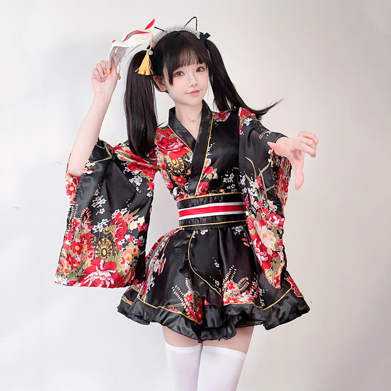 Damen Kimono Kleid mit einem verspielten Schnitt und floralen Akzenten Drune