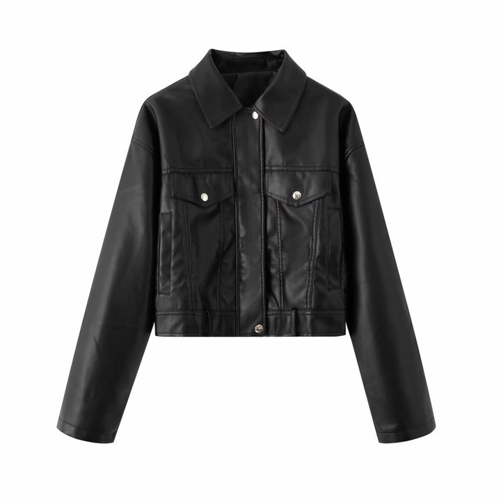 Damen nan kurzes Kunstlederjacke im Cropped‑Cut mit Hemdkragen, Druckknopfleiste und Pattentaschen Drune