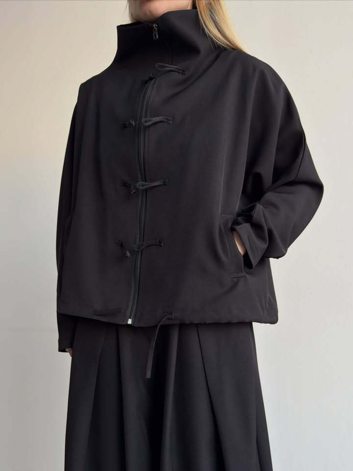 Damen modische Kapuzenjacke mit durchgehendem Reißverschluss und seitlichen Taschen