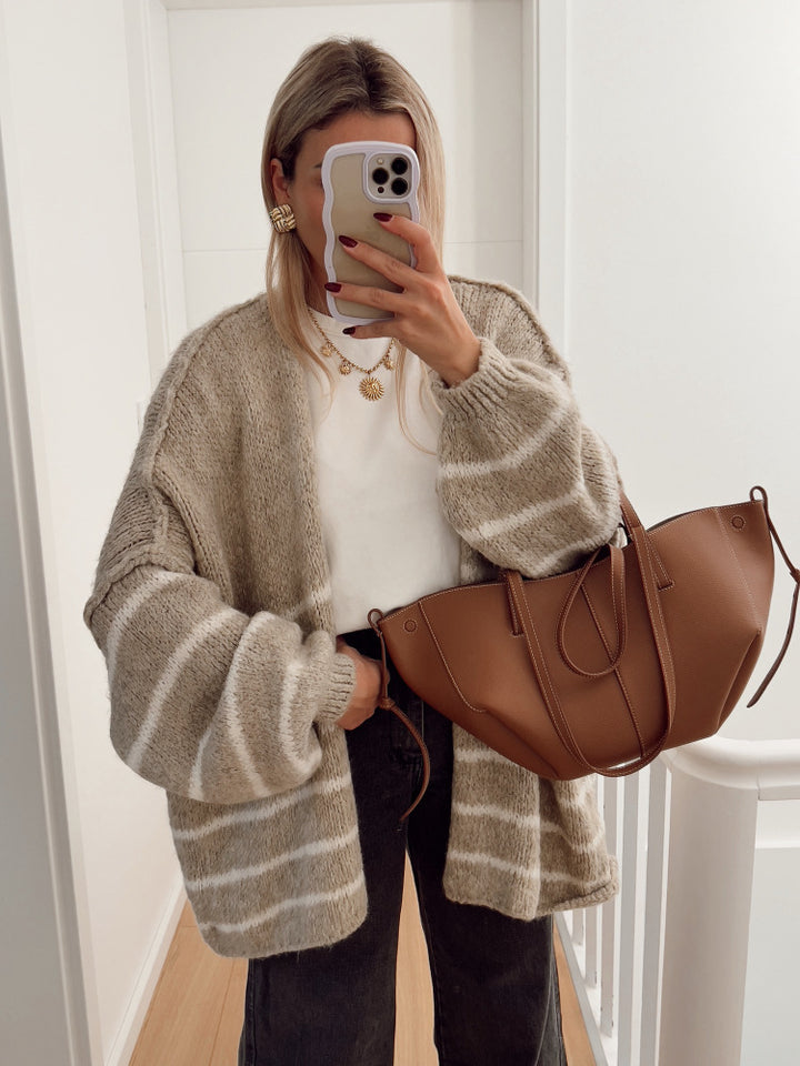 Damen lässige Strickjacke mit modernem Zopfmuster und großzügigen Ärmelöffnungen Drune