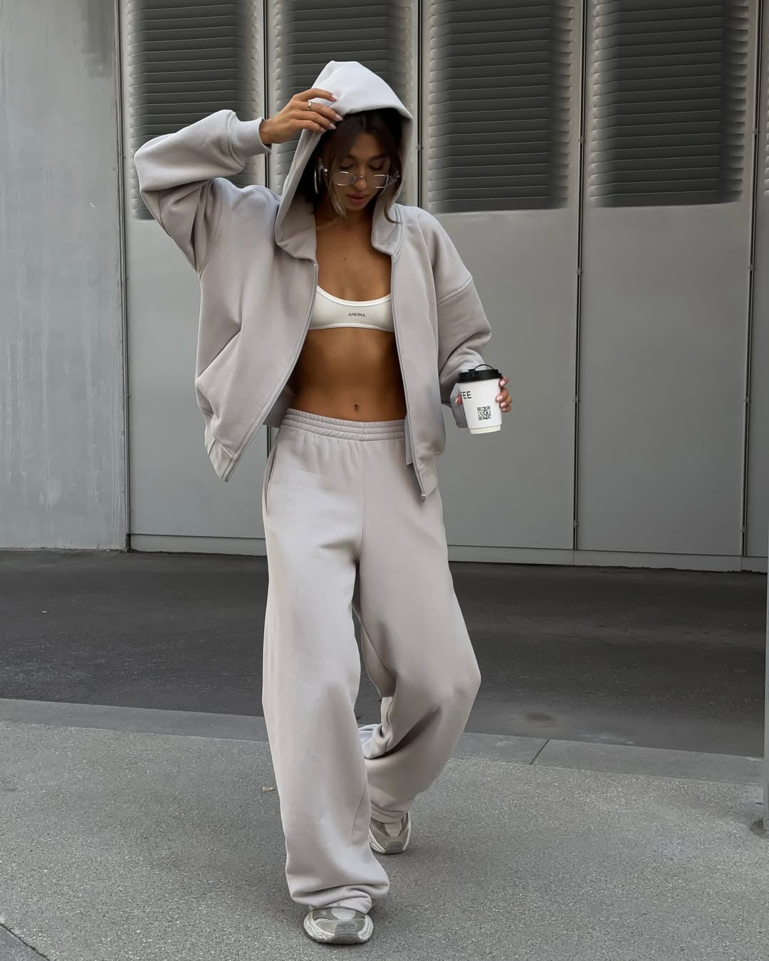 Damen extraweites Relaxed-Fleece-Set mit überlanger Kapuzenzipjacke und fließender Hose mit hohem Bund Drune