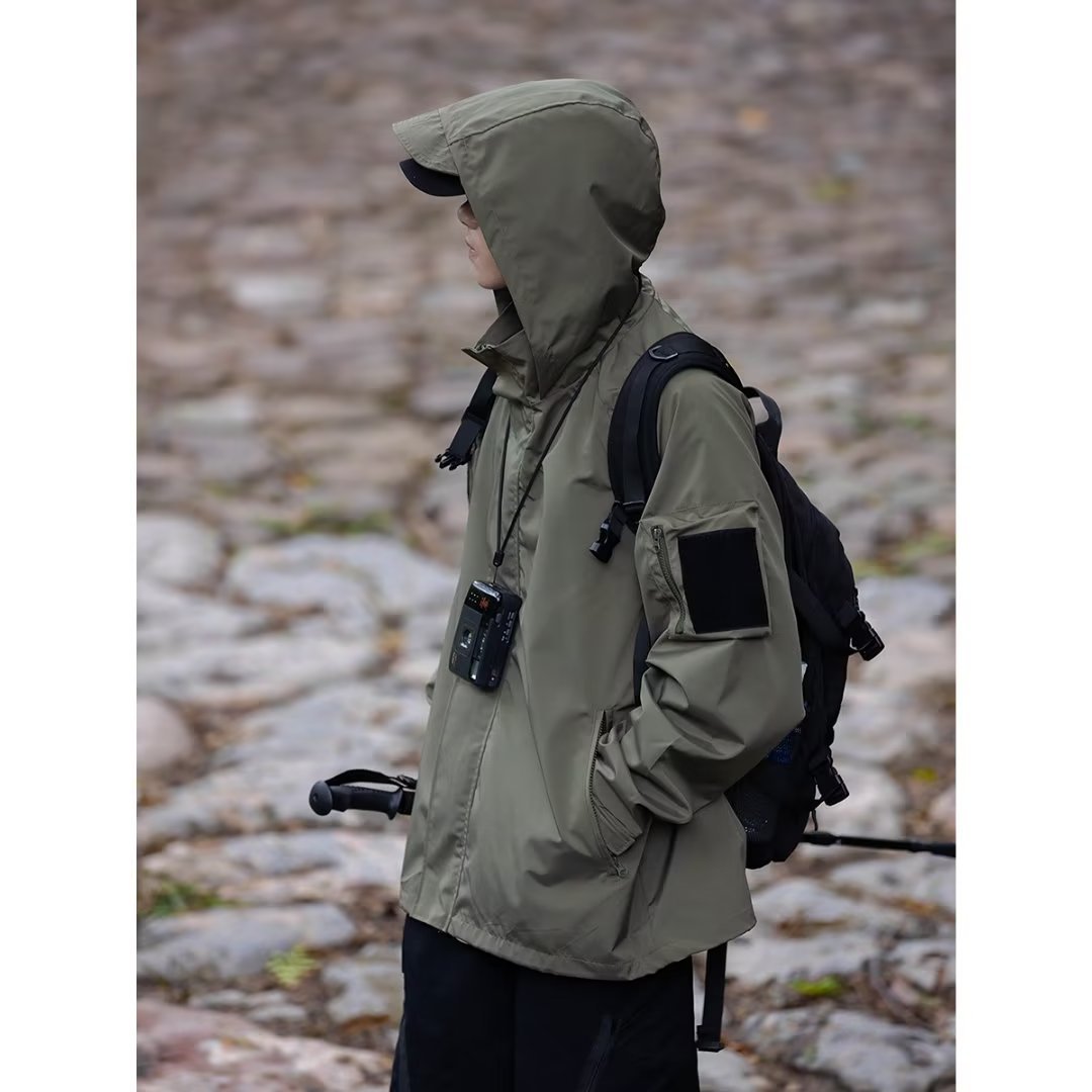 Herren technische Multifunktionsjacke mit praktischen Taschen und verstellbarem Kapuzenbund Drune