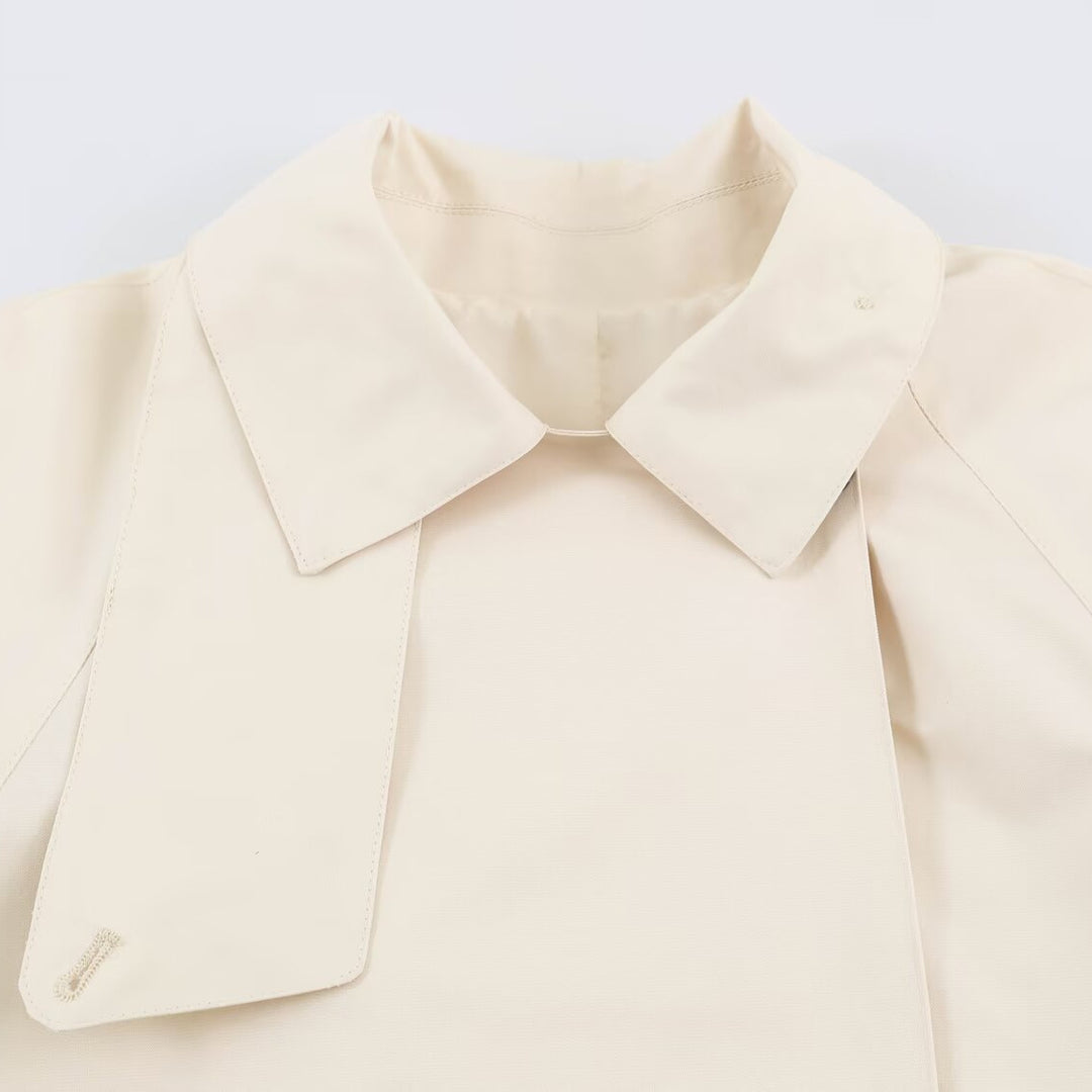 Damen Kurzer Boxy‑Trench mit Schluppe und Knopfmanschetten Drune