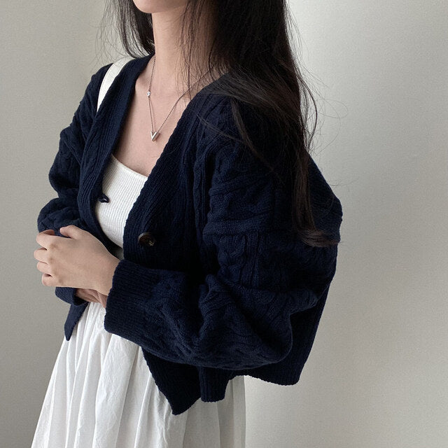 Damen kurz geschnittene Strickjacke mit Zopfmuster Drune