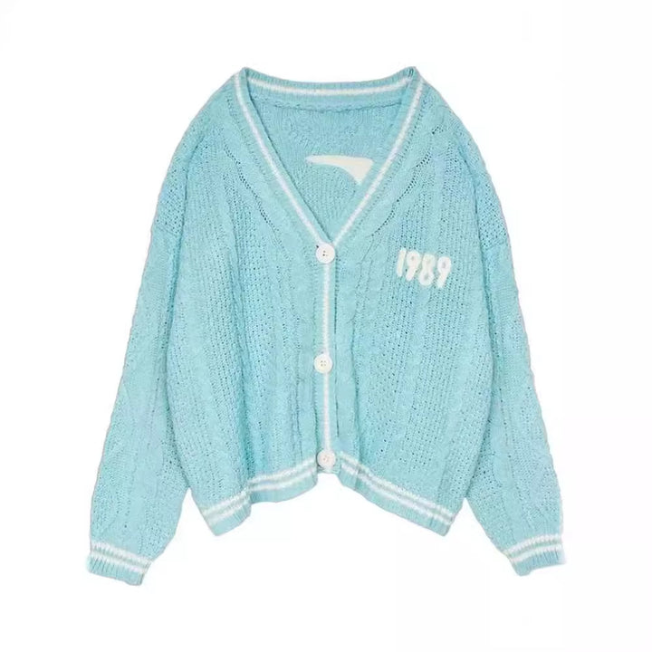 Damen nan kurze gestrickte V Ausschnitt Strickjacke mit Zopfmuster und Perlmuttknöpfen Drune
