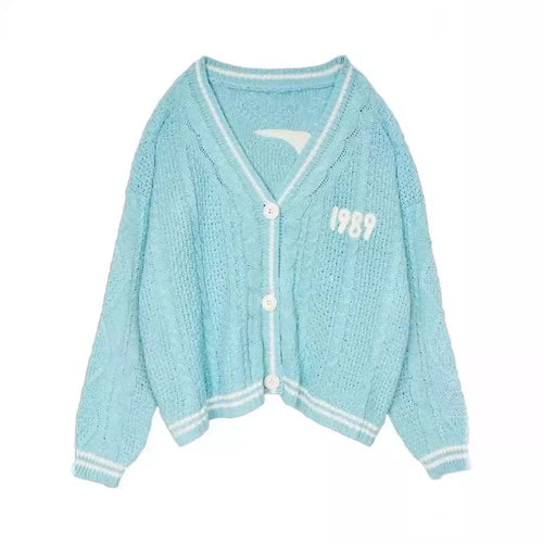 Damen nan kurze gestrickte V Ausschnitt Strickjacke mit Zopfmuster und Perlmuttknöpfen Drune