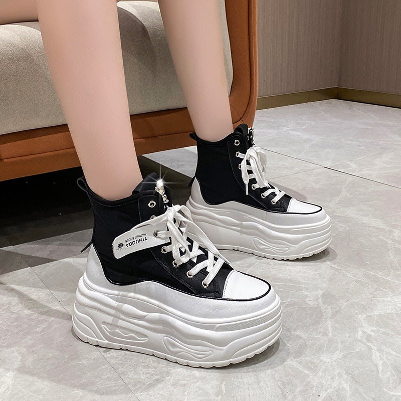 Damen nan Plateau-Sneaker mit hohem Schaft, Schnürung und Schmetterling-Brosche Drune
