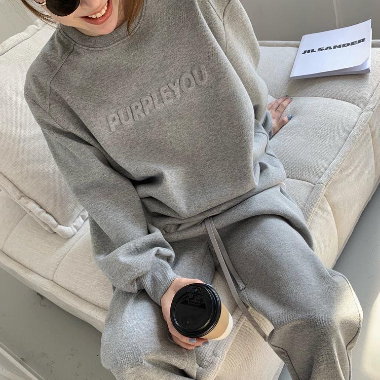 Damen Urbanes Lounge-Outfit mit oversized Sweatshirt und lässigen Jogginghosen Drune