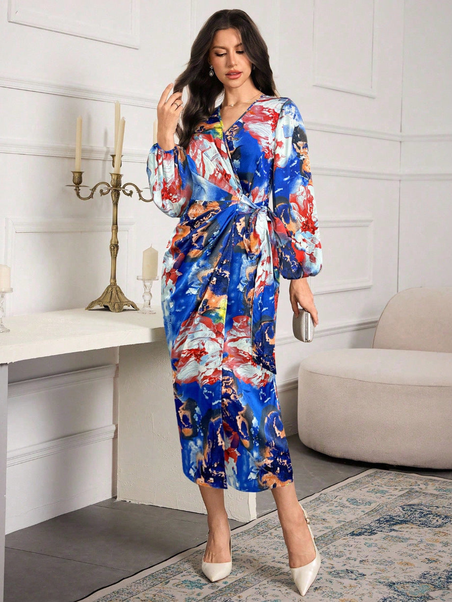 Damen Elegantes Wickelkleid mit floralen Akzenten Drune