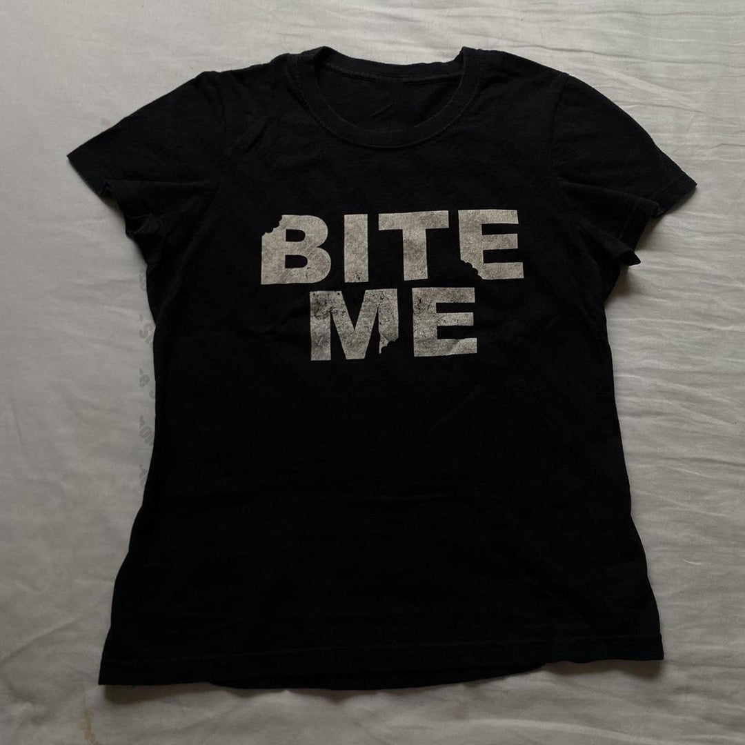 Damen T-Shirt mit auffälligem Statement-Druck Drune