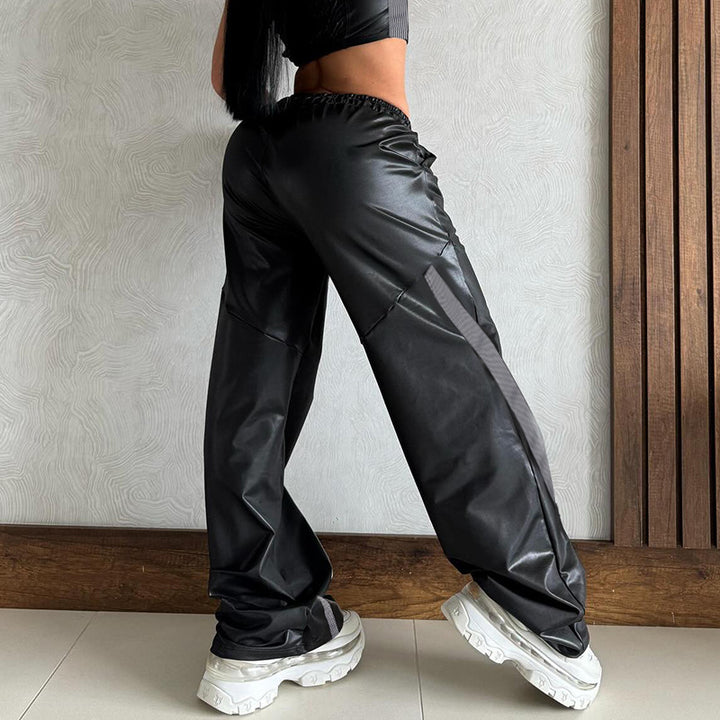 Damen nan weite Kunstleder-Trackpants mit elastischem Bund, Tunnelzug und seitlichen Streifen Drune