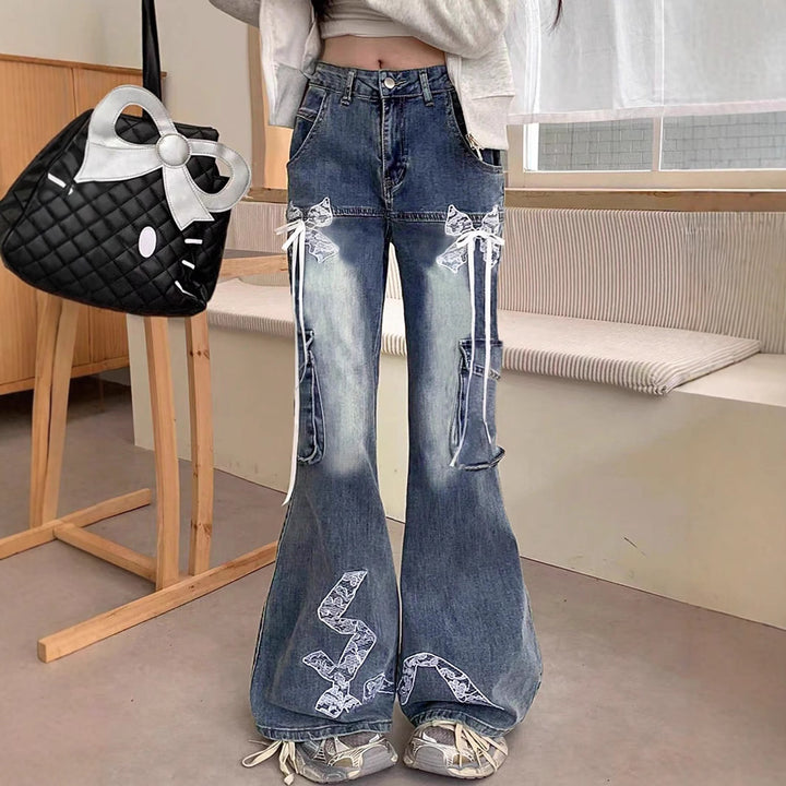 Damen weite ausgestellte Jeanshose im Cargostil mit Zierbändern, Spitzenapplikationen und Mehrfachtaschen Drune