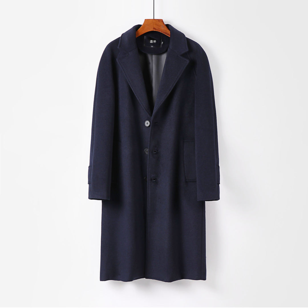 Herren Maxilanger Wollmantel mit cleanem Schnitt, schmalem Revers und innenliegendem Futter Drune