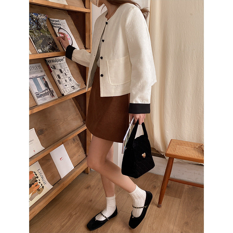 Damen eleganter kürzerer Blazer mit dekorativen Knopfdetails Drune
