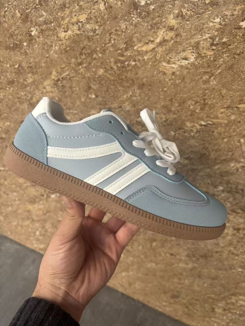 Damen Sportliche Retro‑Sneaker mit gepolstertem Schaft und profilierter Gummisohle Drune