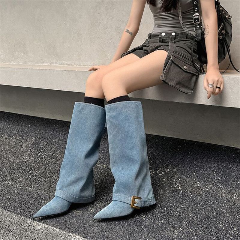 Damen Kniehohe spitz zulaufende Lederoptik-Stiefel mit schmaler Spitze und dekorativem Knöchelriemen Drune