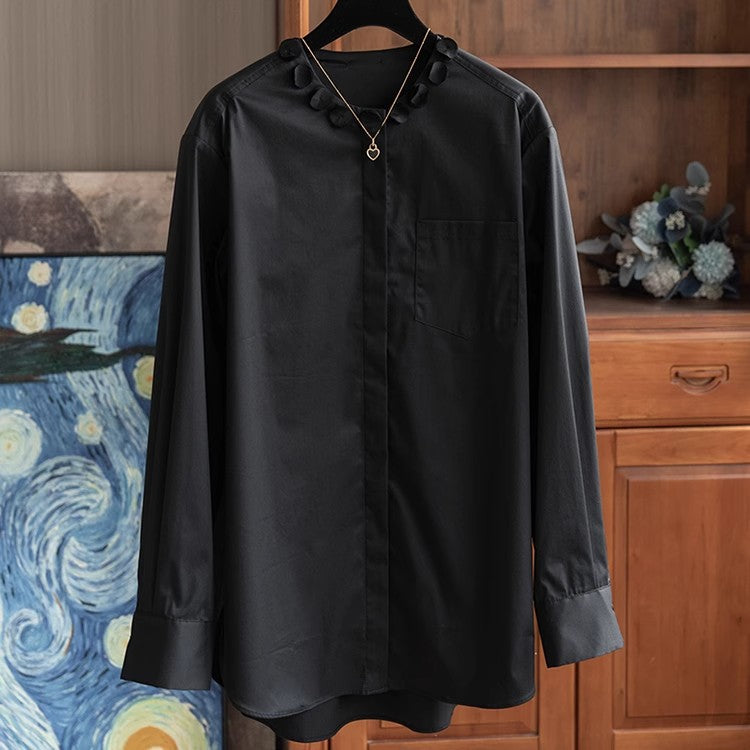 Damen Elegante Bluse im weiten Schnitt mit verdeckter Knopfleiste und Blumenapplikation am Rundhals Drune