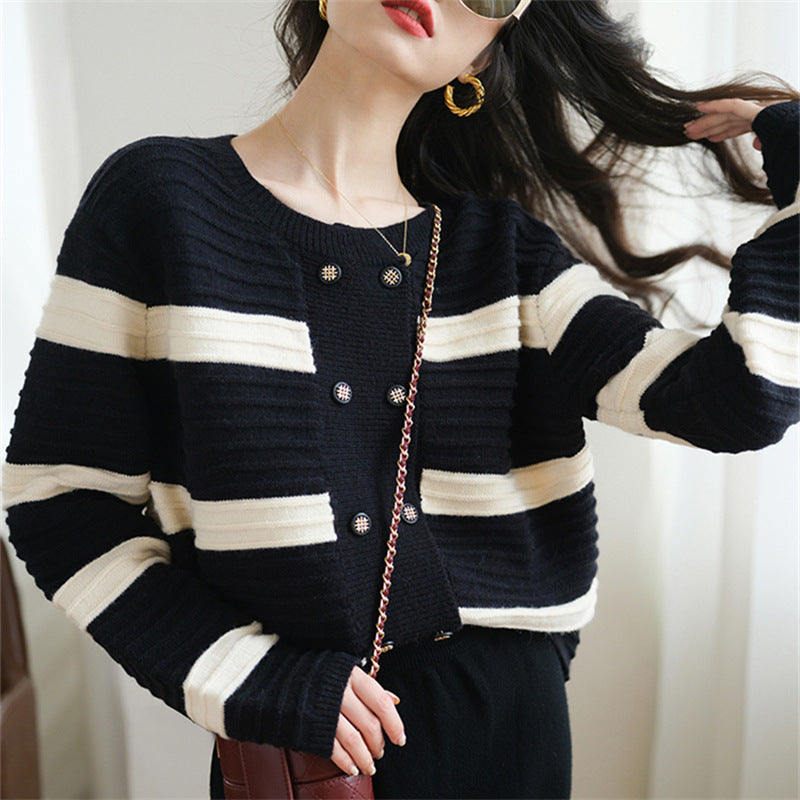Damen Strickjacke mit dekorativen Knöpfen und gestreiftem Design Drune