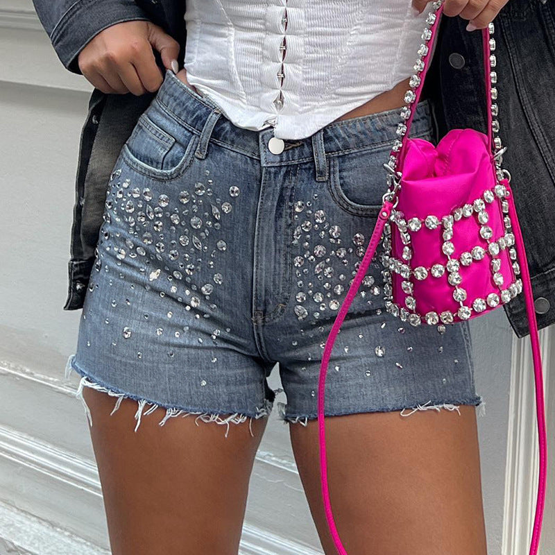 Damen Jeansshorts mit glitzernden Applikationen und fransigem Saum Drune