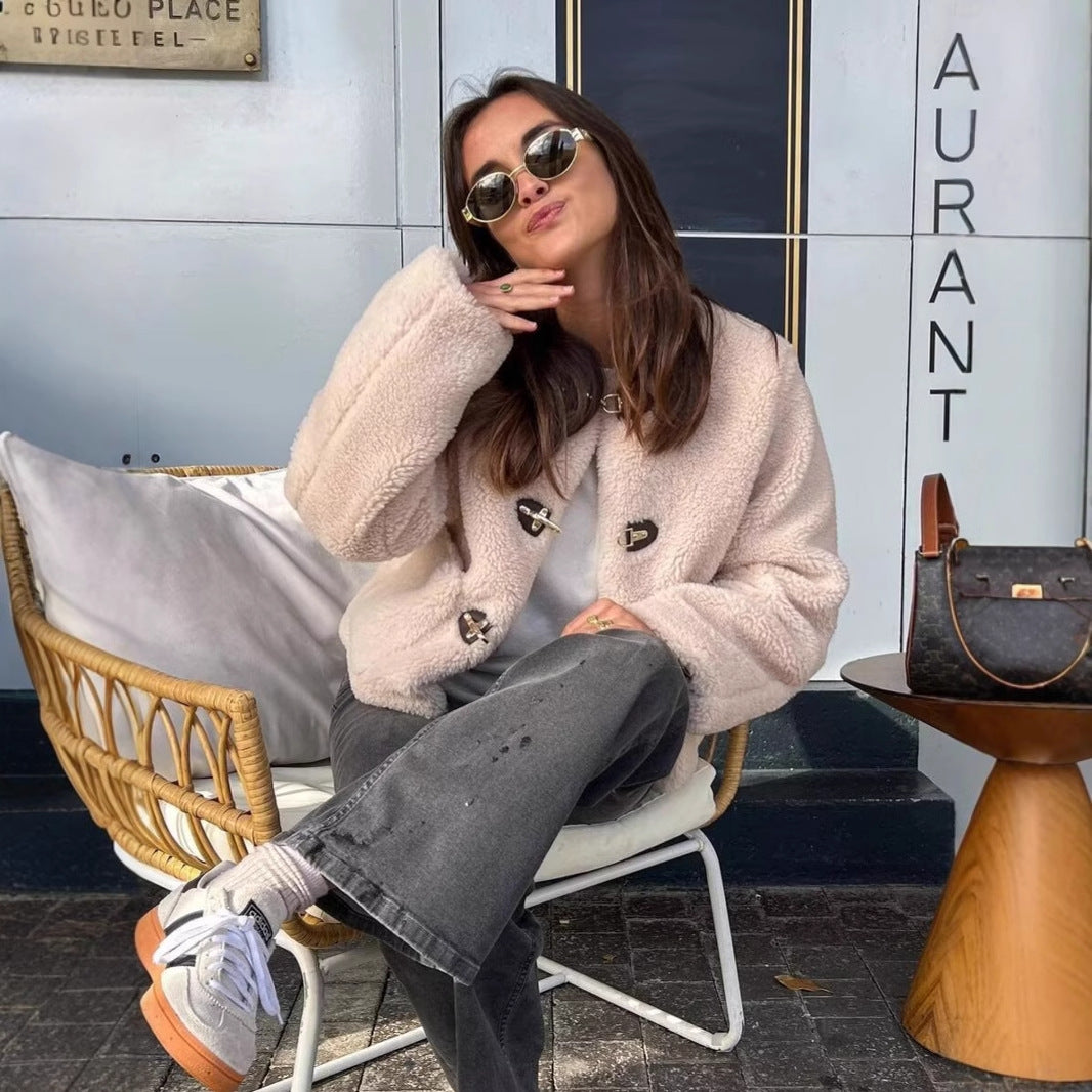 Damen modische Teddyjacke mit vintage Knopfdetails und aufgesetzten Taschen Drune