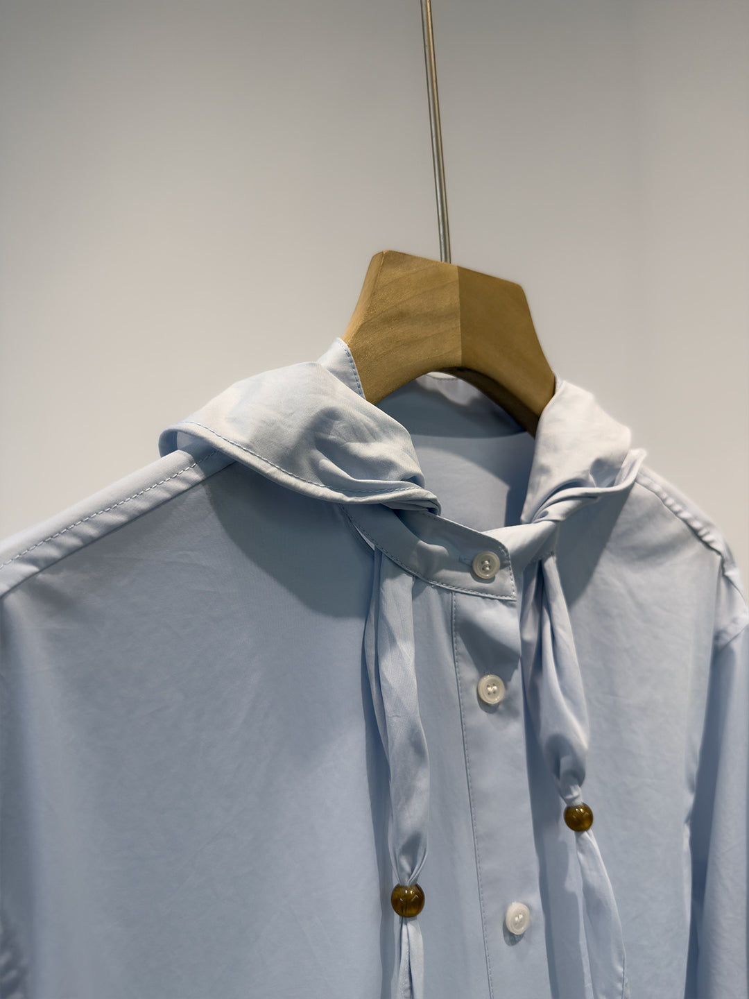 Damen Stylisches Kapuzenhemd mit Knöpfen Drune