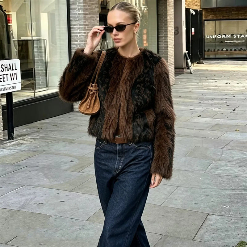 Damen nan kurzer Kunstfell-Blouson mit kontrastierten Streifen, Boxy-Cut und rundem Ausschnitt Drune