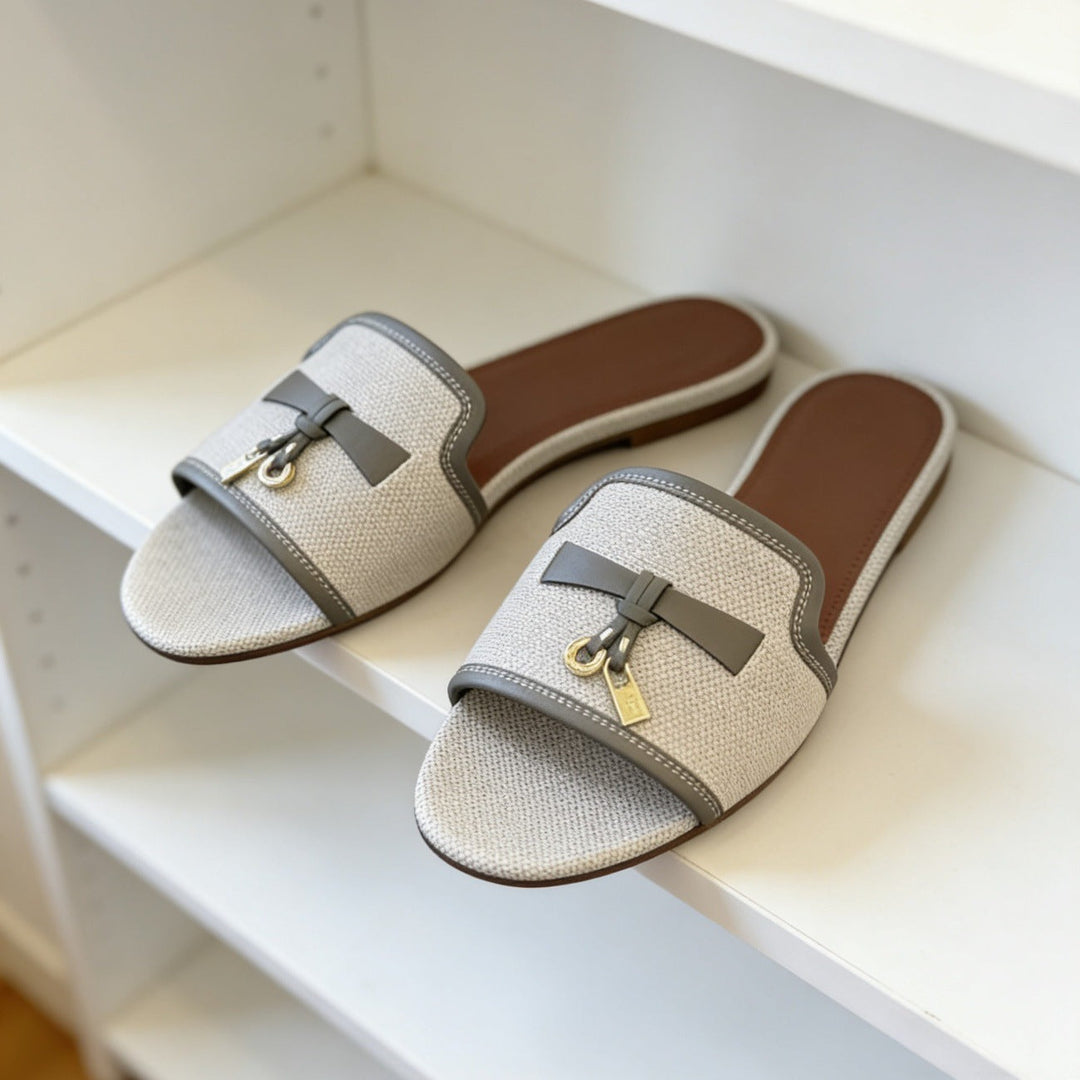 Damen Elegante Slippers aus weichem Wildleder mit dekorativem Riemendesign Drune