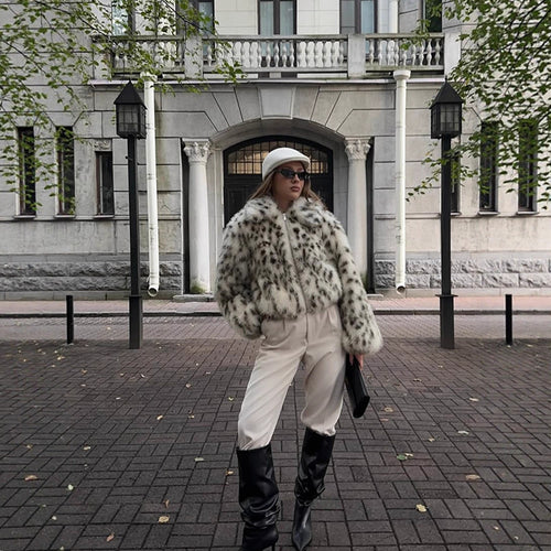 Damen Kurzjacke Bomber aus Kunstfell mit Dalmatiner‑Muster und Stehkragen Drune