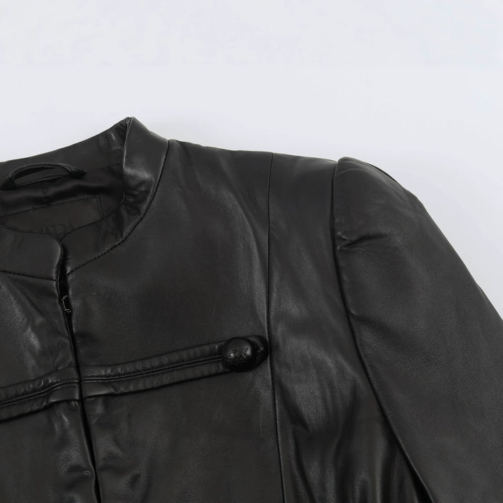 Damen Cropped-Lederoptik-Jacke im militärisch inspirierten Design mit Stehkragen und Zierdöbeln Drune