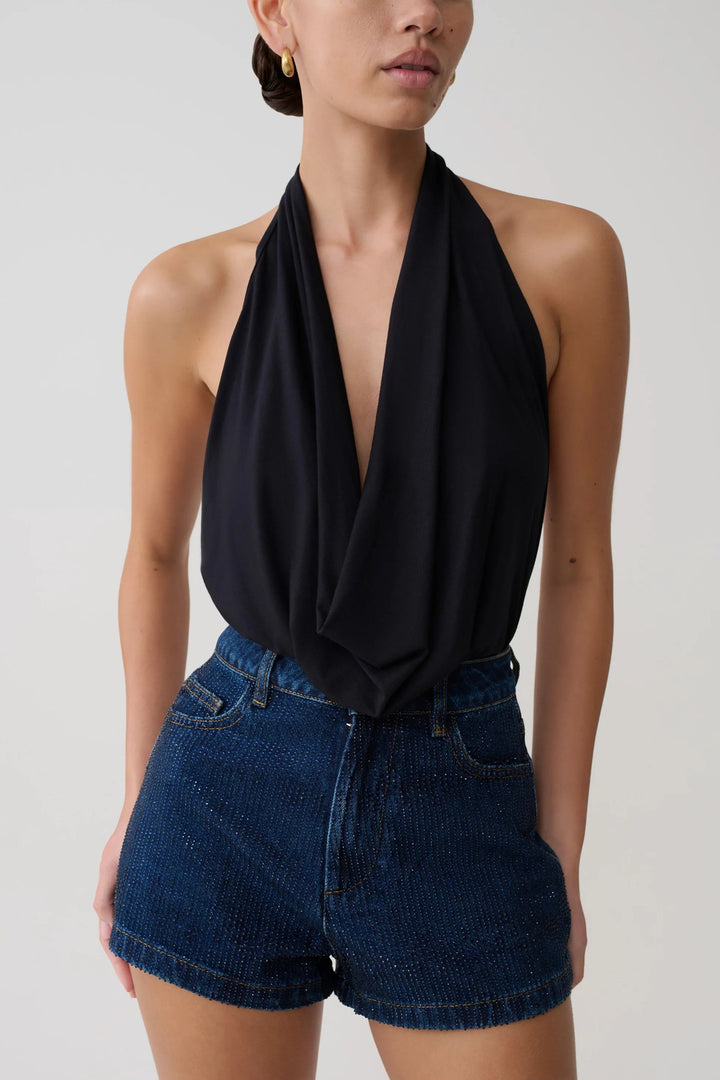 Damen Elegantes Halterneck-Top mit fließendem Stoff und tiefem Ausschnitt Drune