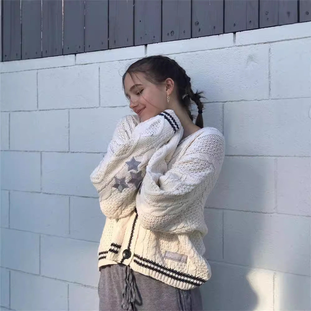 Damen nan oversized Zopfstrick Cardigan mit V-Ausschnitt und kontrastierenden Strickkanten Drune