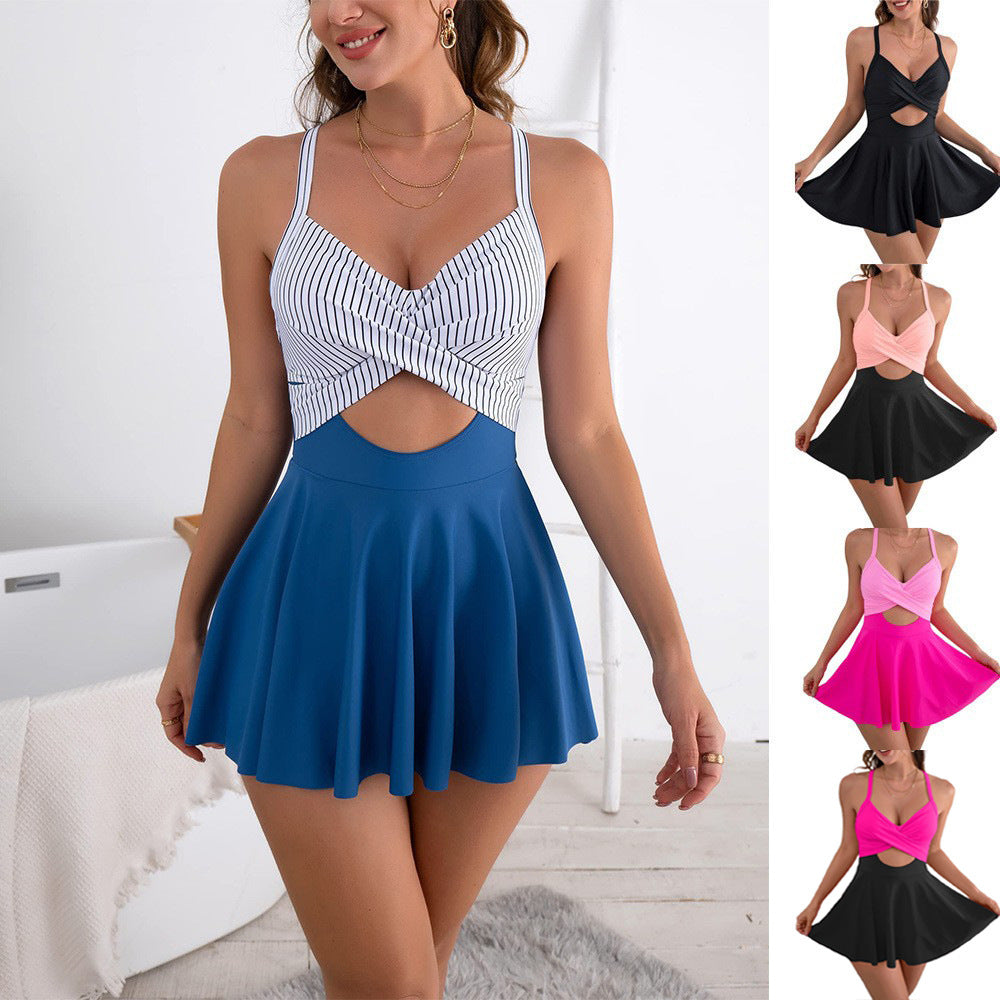 Damen Einteiliger Badeanzug mit Wickelrock und trendy Cut-Out Drune