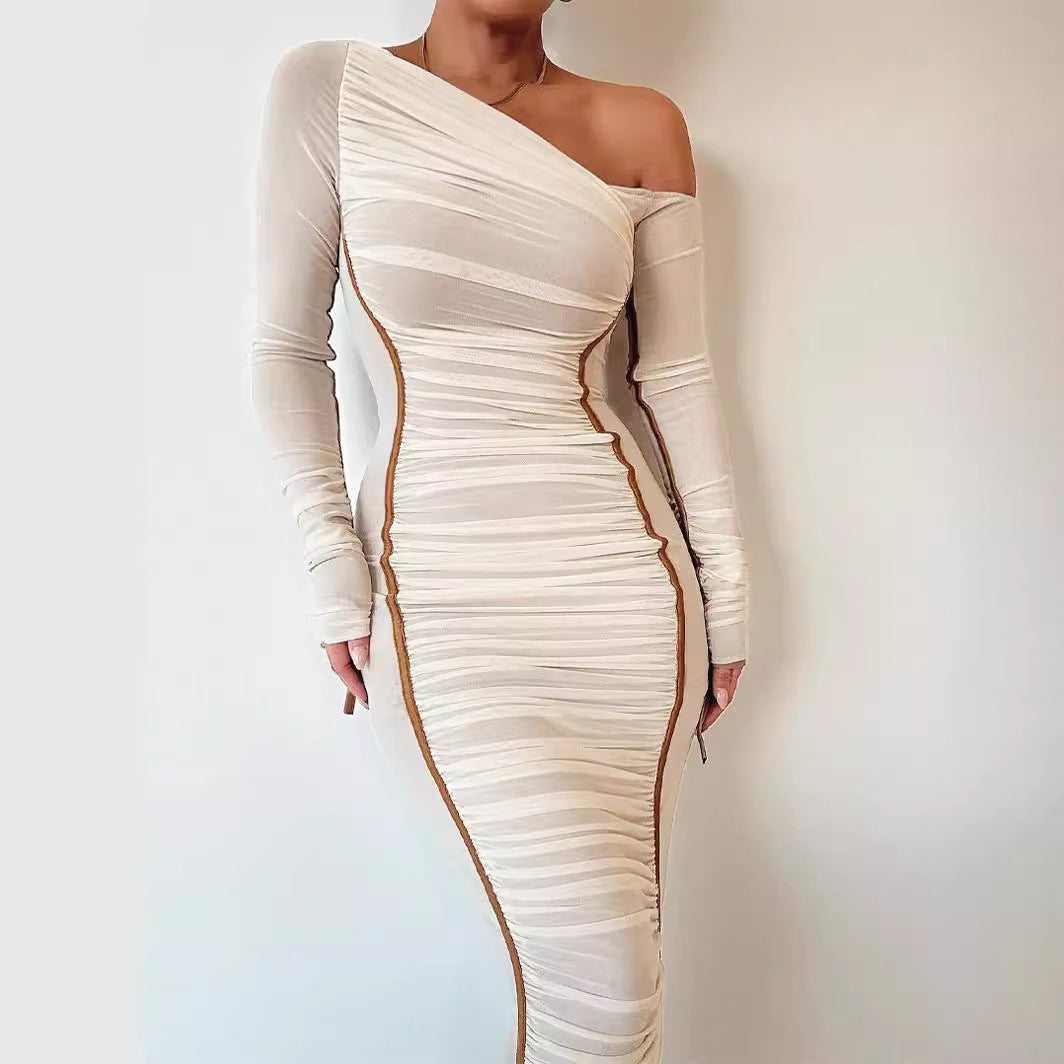 Damen figurbetontes Kleid mit asymmetrischem Ausschnitt und raffinierten Raffungselementen Drune