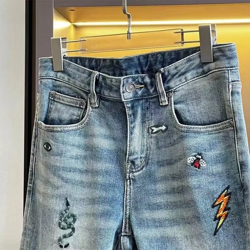 Damen lässige Jeans mit kreativem Stickdesign Drune