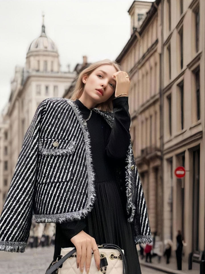 Damen Strickjacke mit dekorativen Knöpfen und weichem Textil Drune