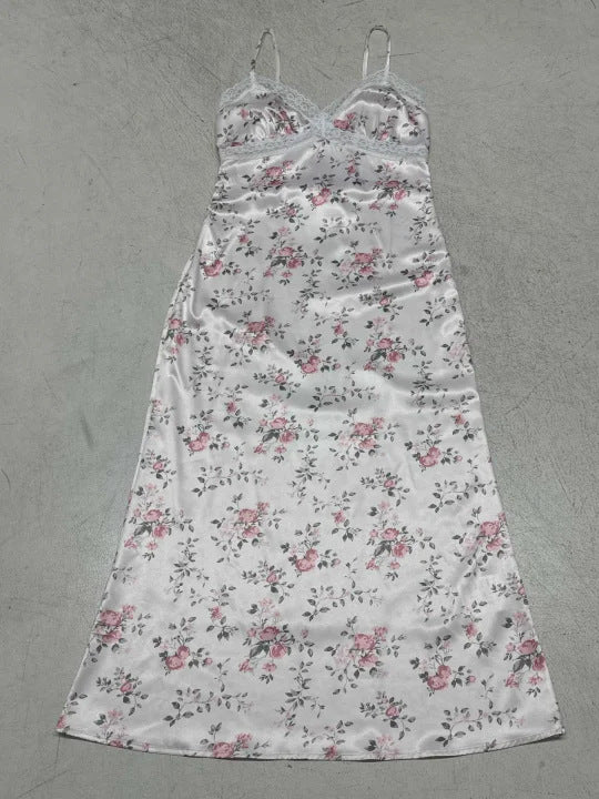 Damen Nachtkleid mit zarten Spitzenakzenten und floralem Design Drune