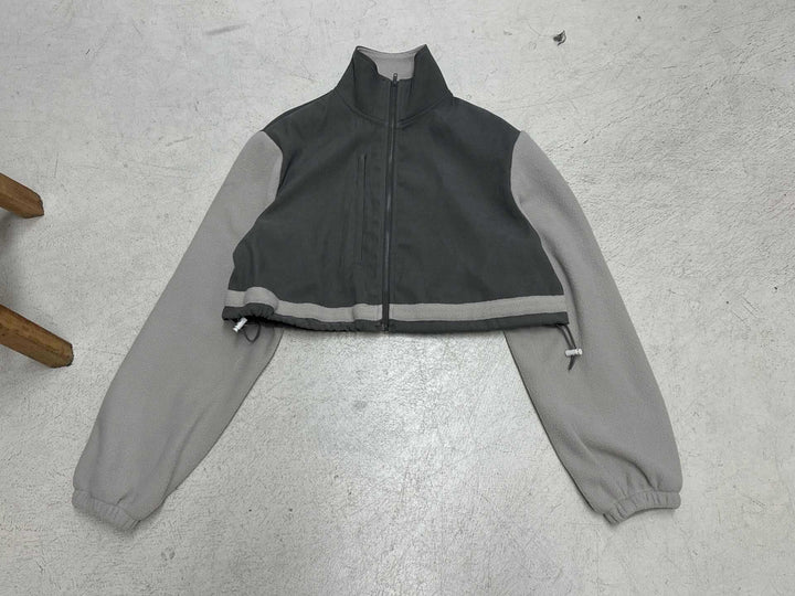 Damen nan kurzes Fleece-Zipjacke mit Stehkragen, Tunnelzugsaum und Brusttasche Drune
