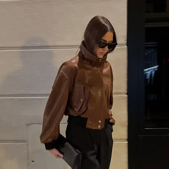 Damen Kurz geschnittener Lederblouson mit hohem Stehkragen und Ballonärmeln Drune