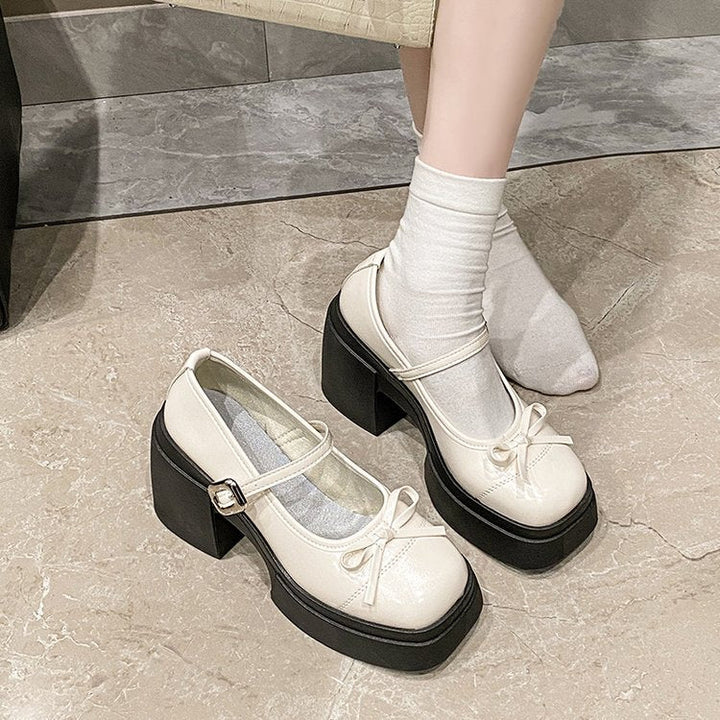 Damen Plateau-Pumps mit Riemchen und Schleifendetail Drune