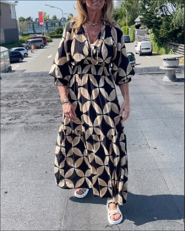 Damen nan Maxikleid mit geometrischem Alloverprint, smockierter Taille und Volantstufen Drune