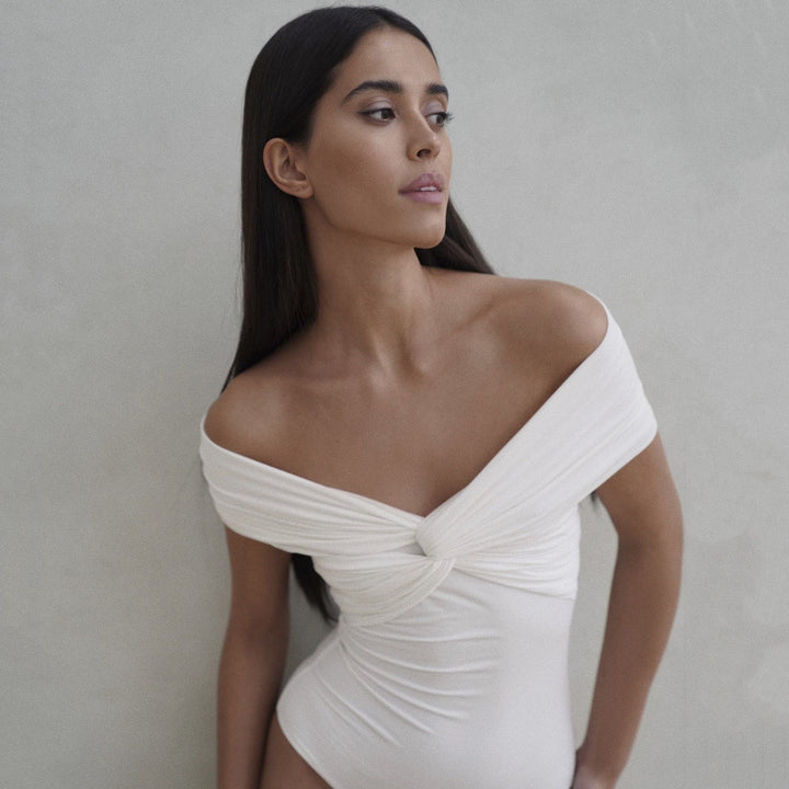 Damen Oberteil mit raffiniertem Wickeldesign und elegantem V-Ausschnitt Drune
