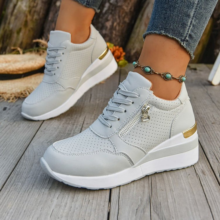 Damen Keil-Sneaker mit seitlichem Reißverschluss, perforiertem Obermaterial und ergonomischem Plateau-Fußbett Drune