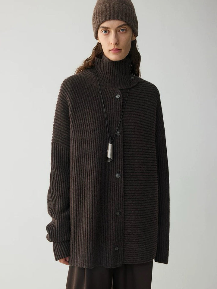Damen Grobstrickcardigan mit hohem Kragen und Knopfleiste Drune