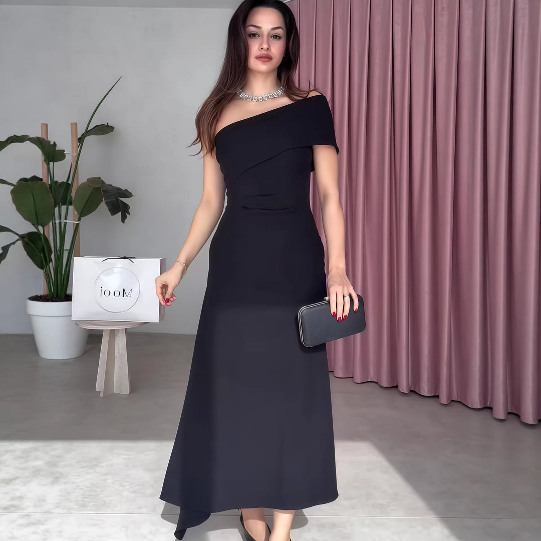 Damen Elegantes Maxikleid mit asymmetrischem Ausschnitt und raffiniertem Träger Drune