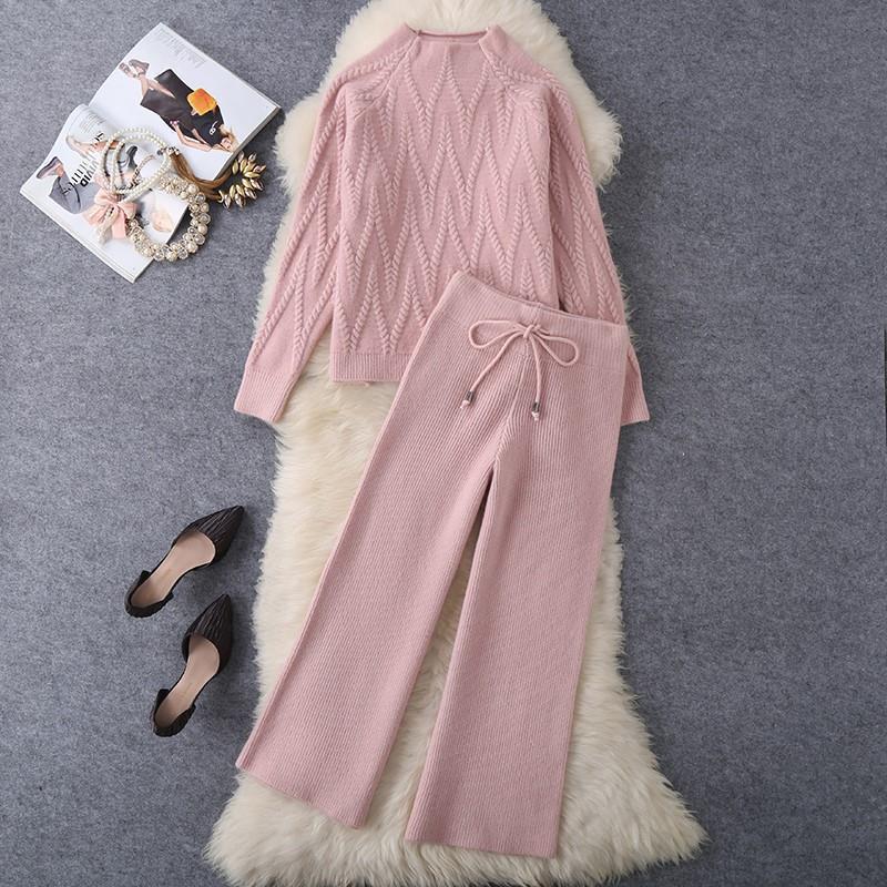 Damen gemütliches Strickensemble mit raffiniertem Zopfmuster Drune
