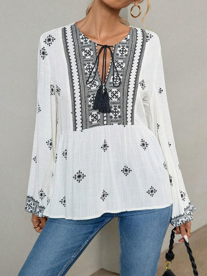 Damen Bestickte Boho-Tunika-Bluse mit Quastenbändern und stufigem Saum Drune