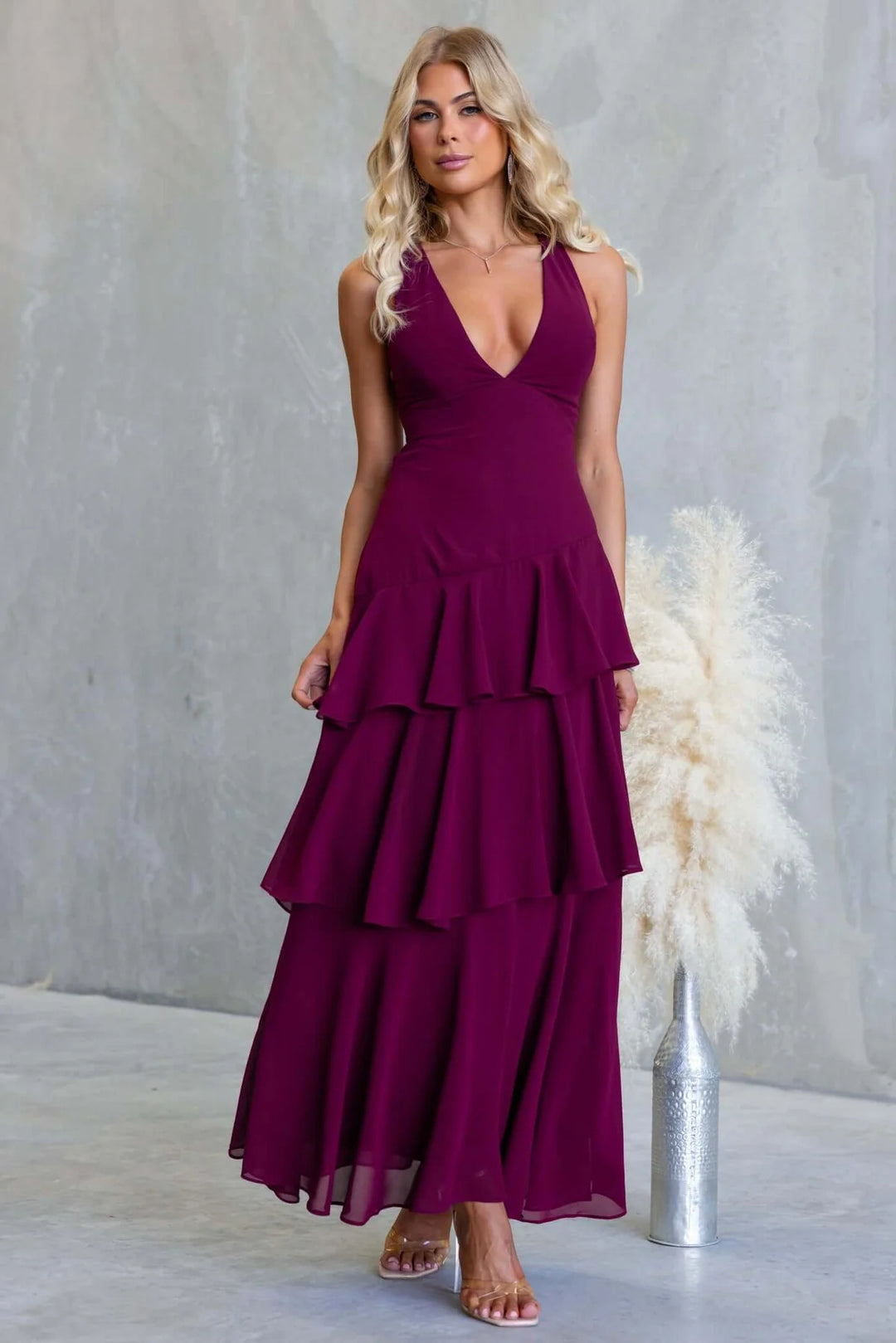 Damen Maxikleid mit verführerischen Rüschenschichten und tiefem V-Ausschnitt Drune