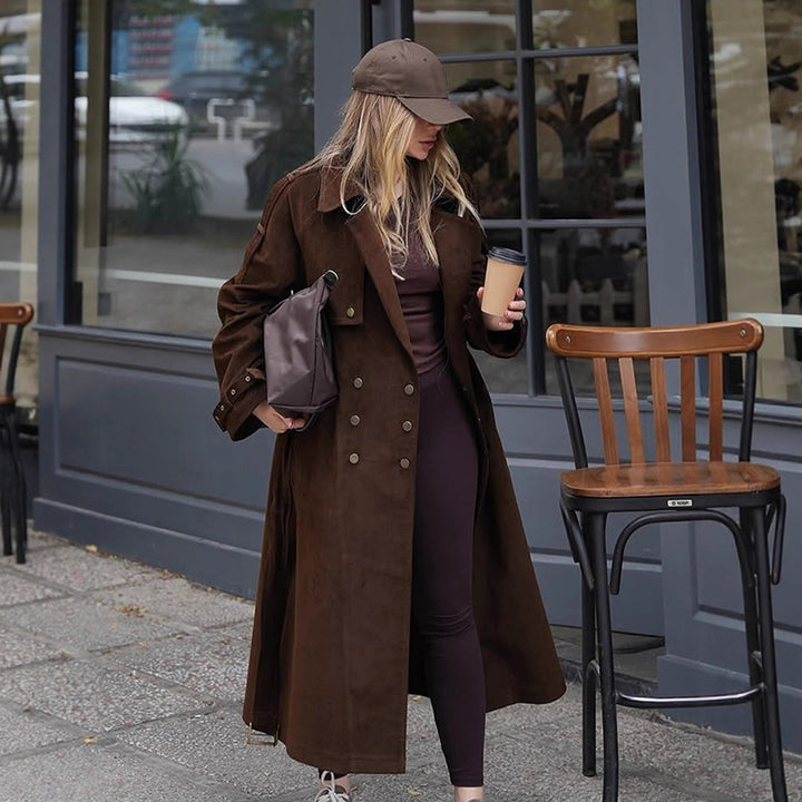 Damen Maxilanger Trenchcoat aus Veloursoptik mit doppelreihiger Knopfleiste und oversized Schnitt Drune